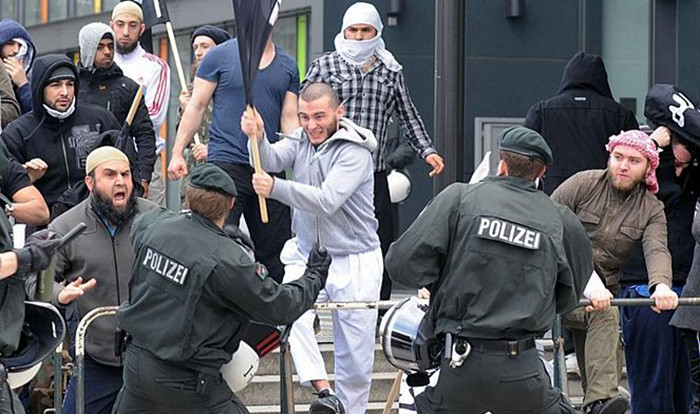 Виена обсадена от „шериатски патрули” (Блокират цели квартали)