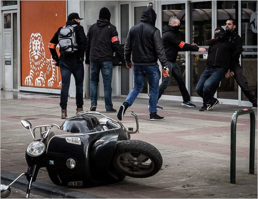 Неонацисти сеят хаос в Брюксел (Полицията безпомощна пред демонстрантите)