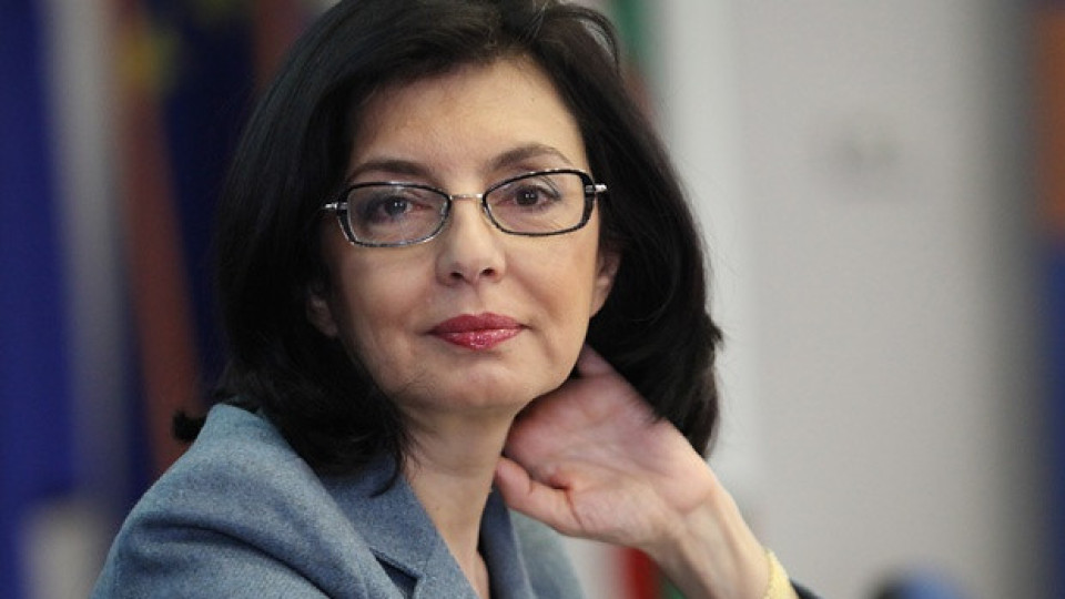 Меглена Кунева отново напира за президент