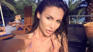 Похвали се: Моника Валериева си намери "малко коте"!