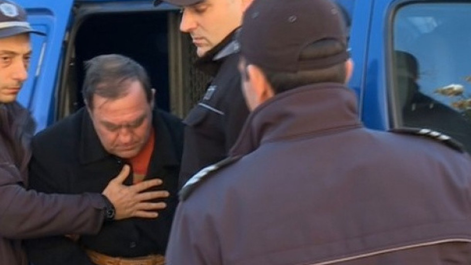 Иван Евстатиев пуснат под домашен арест