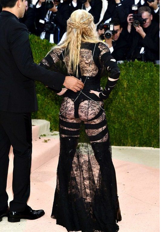 Мадона и Лейди Гага най-ексцентричните на Met Gala 2016 (Снимки)