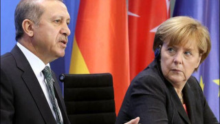 ЕС в паника след уволнението на Давутоглу: Искаме гаранции за мигрантите!
