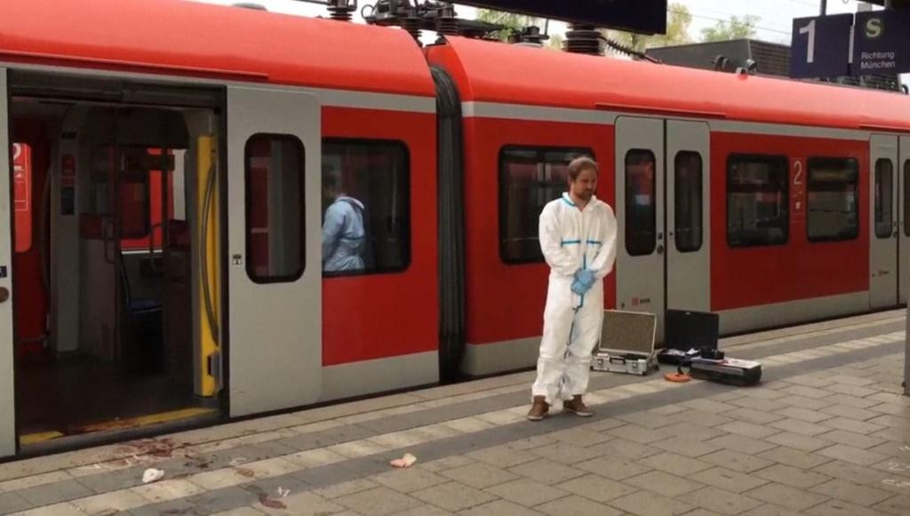 Нападение в Мюнхен: Психично болен напада минувачи!