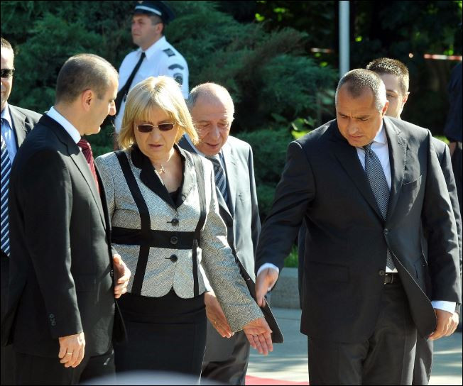 Цецка Цачева в топ 5 на листата за президент