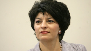Десислава Атанасова нагнети напрежението