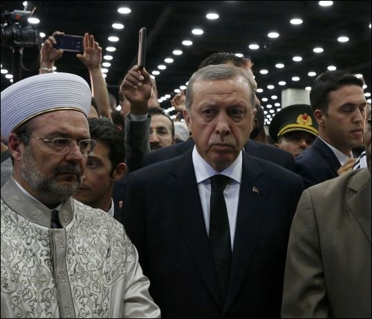 Ердоган предизвика скандал на погребението на Мохамед Али
