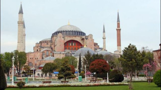 Битка за Света София в Истанбул: Искат да я превърнат в джамия!
