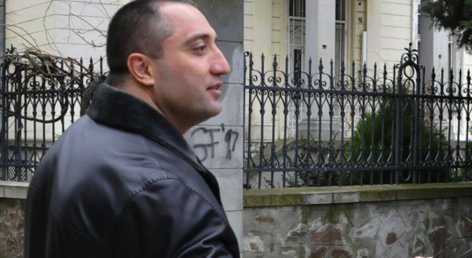 Митьо Очите се прави на луд пред МВР