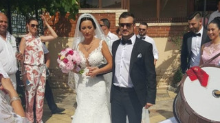 Бруталната истина! Вижте защо Джена е тъжна на сватбата си