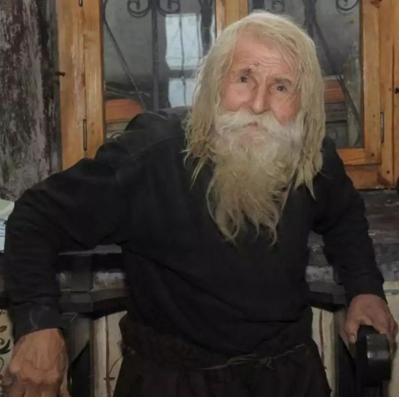 Дядо Добри става на 102 (Вижте повече за живия светец)