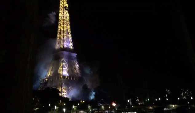 Айфеловата кула се запали след трагедията в Ница (Паника в Париж)