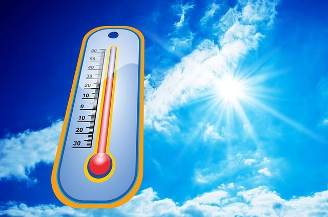 Синоптици предупреждават: Опасно горещо време в цялата страна, стойте на хладно