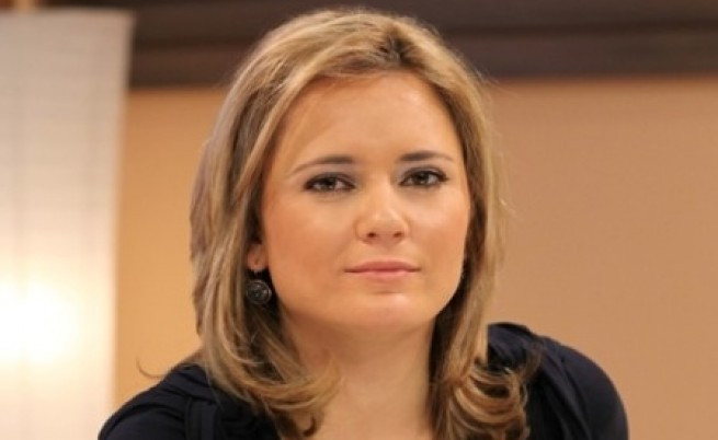 Какво се случва с Лора Крумова?