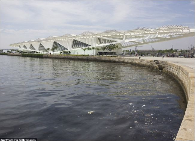Рио потресе преди Олимпиадата: Мръсотия, боклук и ... терор (Снимки)