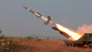 Ами сега?! Северна Корея изстреля нови ракети (Едната гръмна на старта)