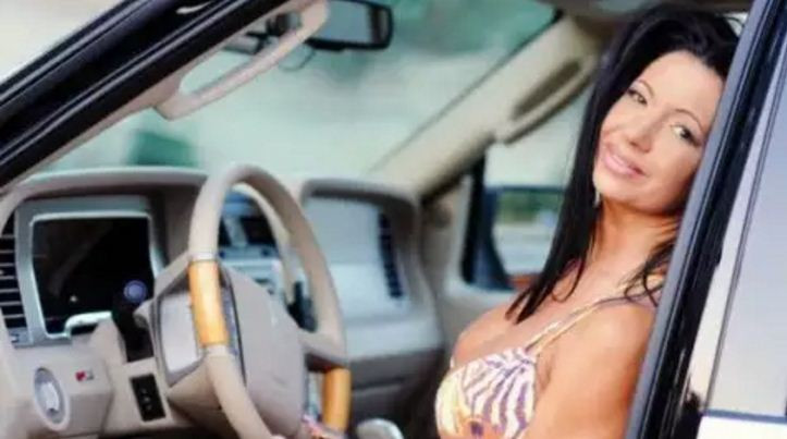 Анита Мейзер се срамува от потеклото си (Вижте защо смени името си)