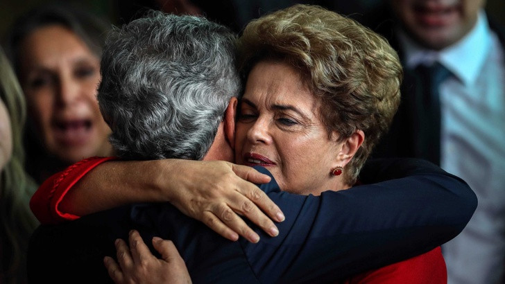 Бразилия пред гражданска война: Свалиха Дилма Русеф