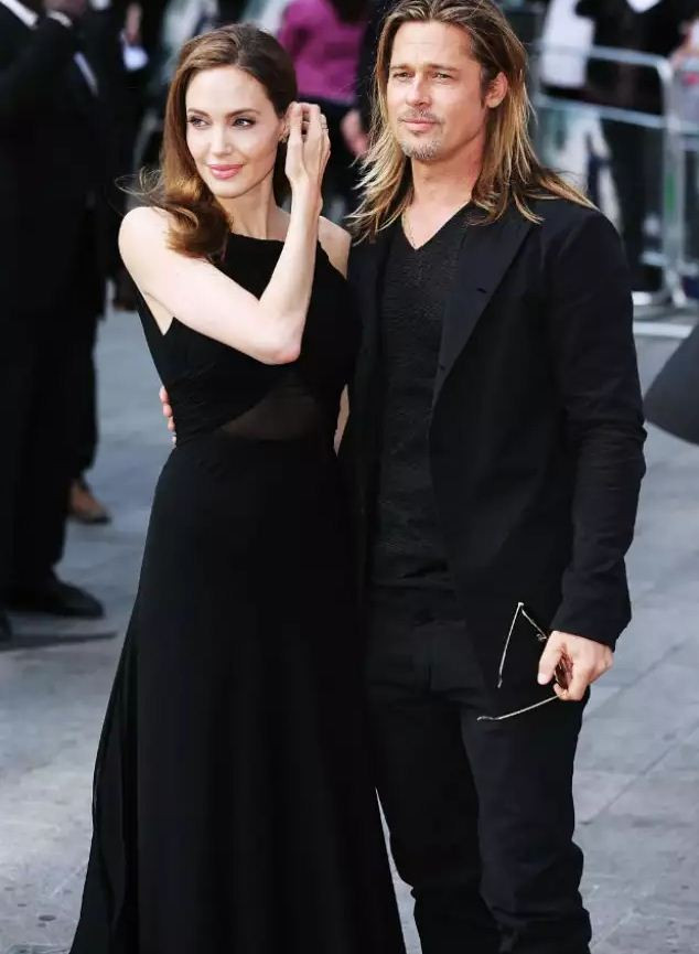 Анджелина Джоли и Брад Пит на романтична вечеря (Празнуват годишнина от брака си)