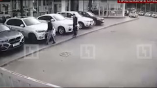 Като на кино: Обраха автосалон за 40 секунди!