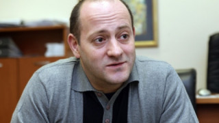 Радан Кънев позлати първолака си Борис (Вижте колко се изръси)