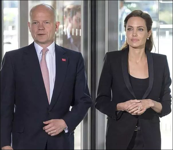 Официално! Анджелина Джоли влиза в парламента