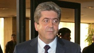 Георги Първанов с поръчков костюм за 7 бона!