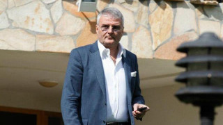 Христо Сираков удари фалит