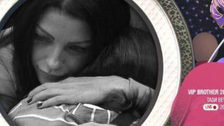 Скандал! Емануела крещи на Вальо Михов: Не ме докосвай! (Миглена Ангелова шокира с плач)
