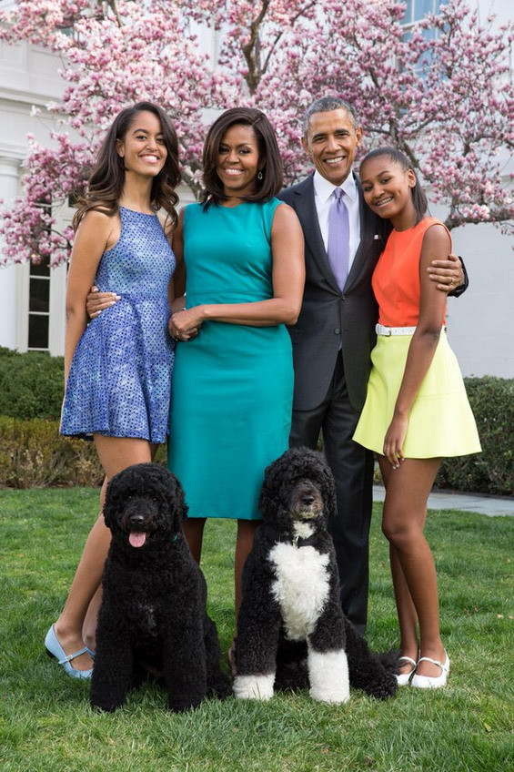 Обама живеят в мега лукс в Белия дом (Снимки от частните им покои)