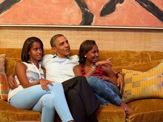 Обама живеят в мега лукс в Белия дом (Снимки от частните им покои)