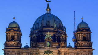 Германия се тресе от мегаскандал: Кой окичи с полумесец църквата в Кьолн?