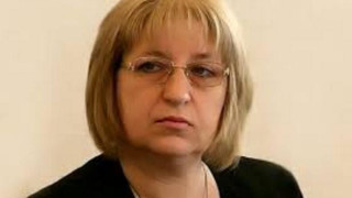 Цецка Цачева изнагля до краен предел