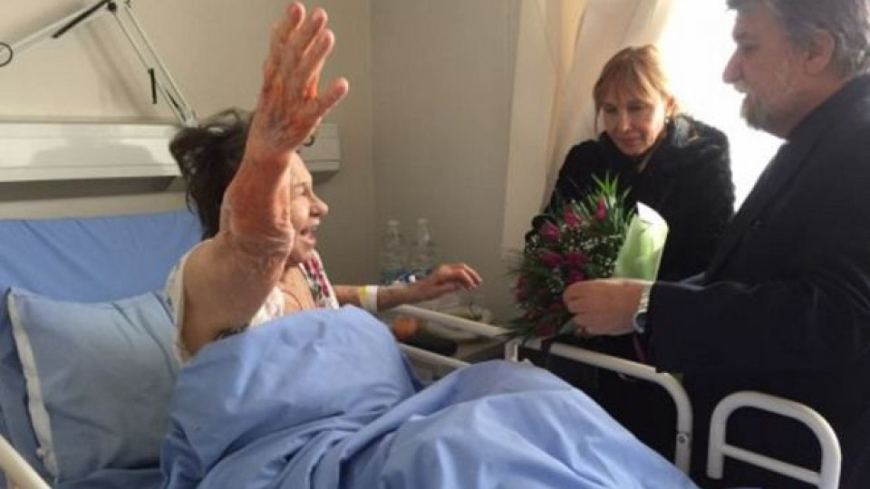 Вежди Рашидов спешно при Стоянка Мутафова в болницата (Снимки как го посрещна)