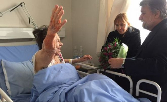 Вежди Рашидов спешно при Стоянка Мутафова в болницата (Снимки как го посрещна)