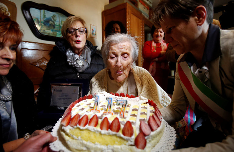 Живее три века: Вижте най-стария човек на планетата