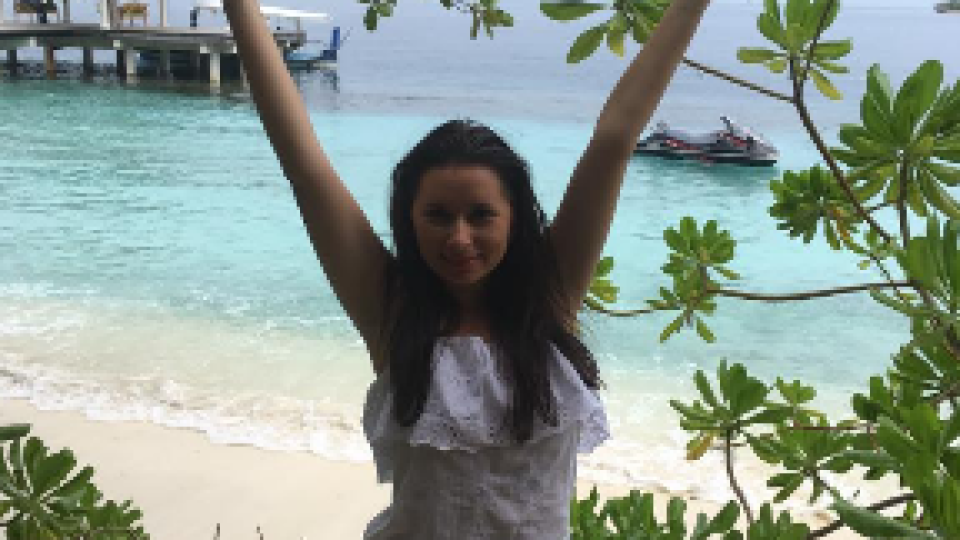 Наталия Кобилкина се къпе в лукс на Малдивите  (Вижте къде я заведе годеникът й)