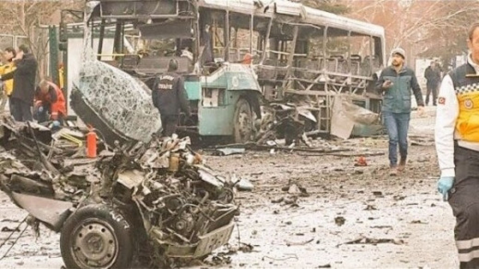 Нов атентат в Турция: Взривиха автобус с военни в Кайсери