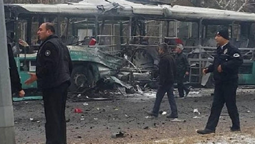 Нов атентат в Турция: Взривиха автобус с военни в Кайсери