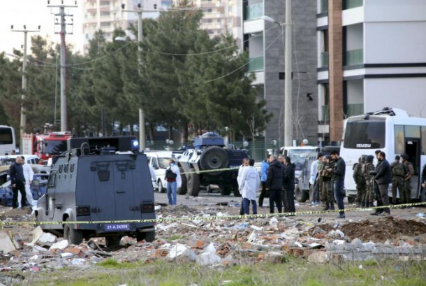Нов атентат в Турция: Взривиха автобус с военни в Кайсери