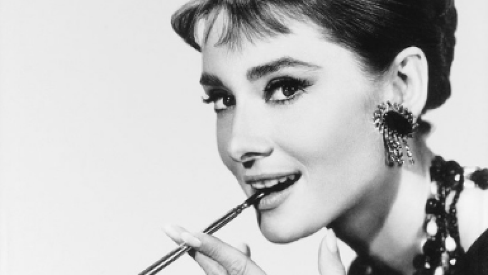 Одри Хепбърн безапелационно е абсолютната икона на красотата (Снимки)