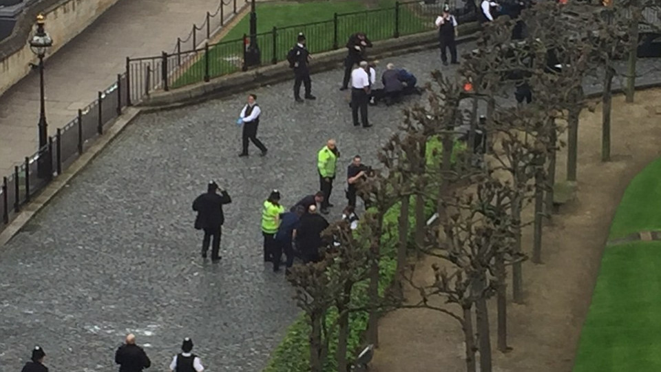 Терор в Лондон: Поне трима мъртви, дузина ранени при атака пред парламента