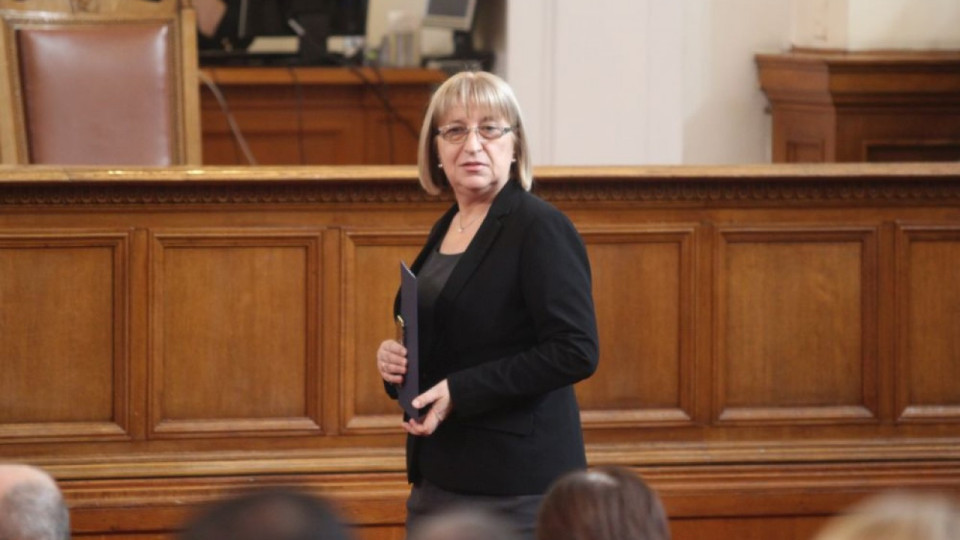 Кой измести Цецка Цачева от парламента и ще й отстъпи ли мястото си?