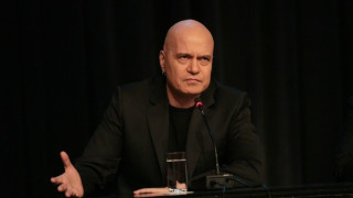 Слави Трифонов с първи думи след свалянето на снощното му предаване