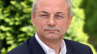 Какво се случва в сараите на Ахмед Доган?