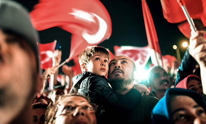 Властите в Турция отхвърлиха касирането на изборите: Вотът е законен!