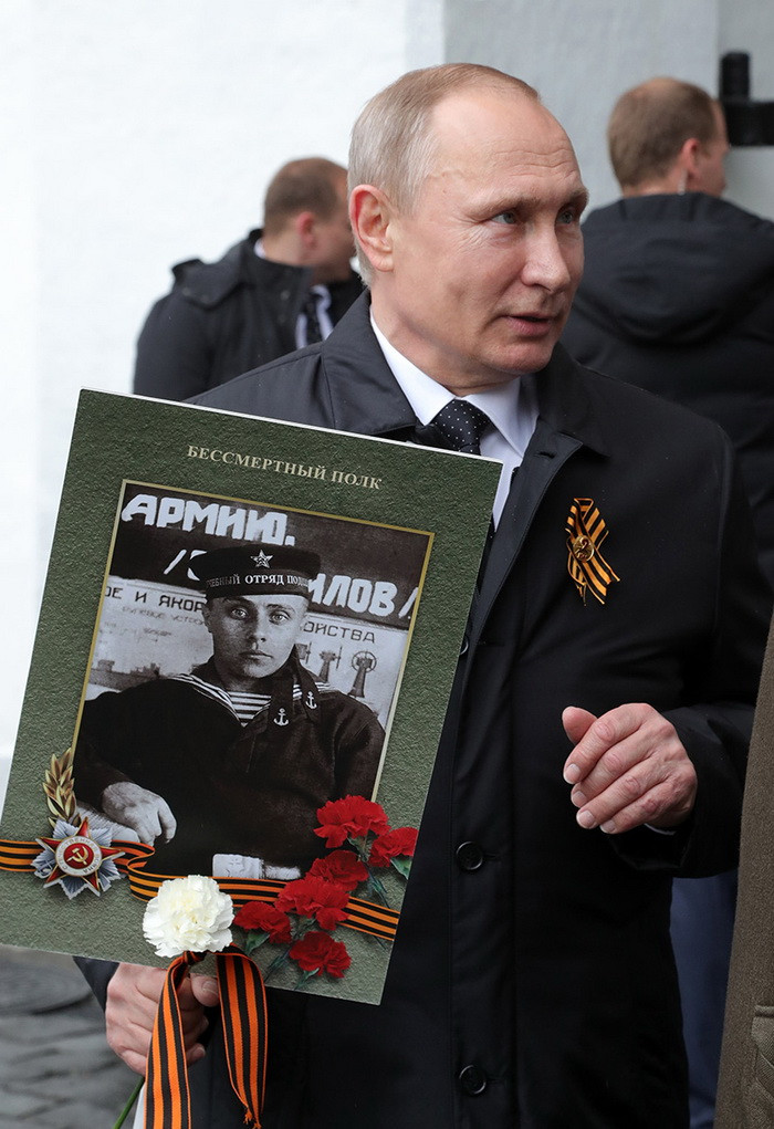 Владимир Путин: 9 май е не само празник за мен! (Защо тъгува в Деня на победата?)