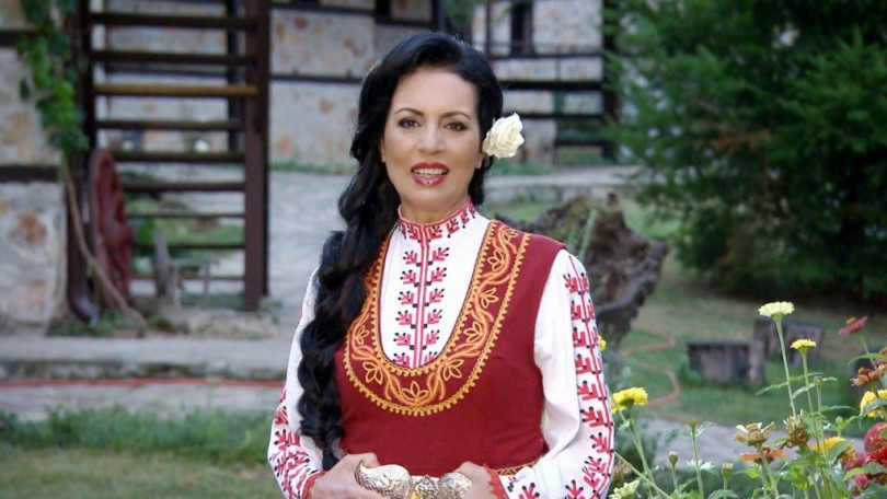 Славка Калчева закъса със здравето: Изпълнителката на "Бяла роза" рухна изведнъж! (виж тук)