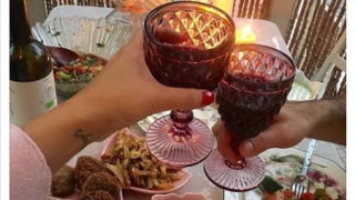 Камелия скъса синджира: Тъпче се с кюфтаци и пържено до пръсване!