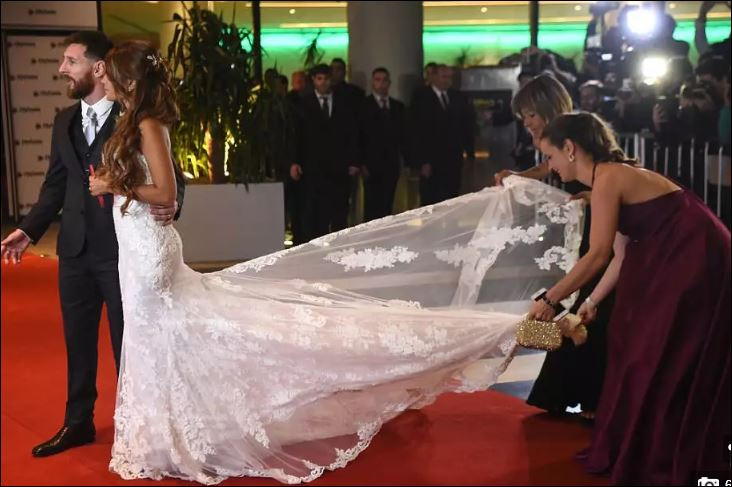 Скандал на сватбата на Лео Меси (Отсвирили над 300 гости заради пари)